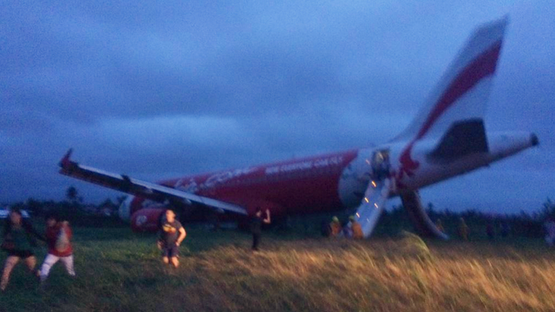 Illustration for article titled Air Asia Jet Overshoots Runway In Philippines